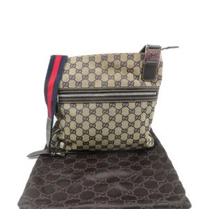 Gucci Crossbody Carry bag